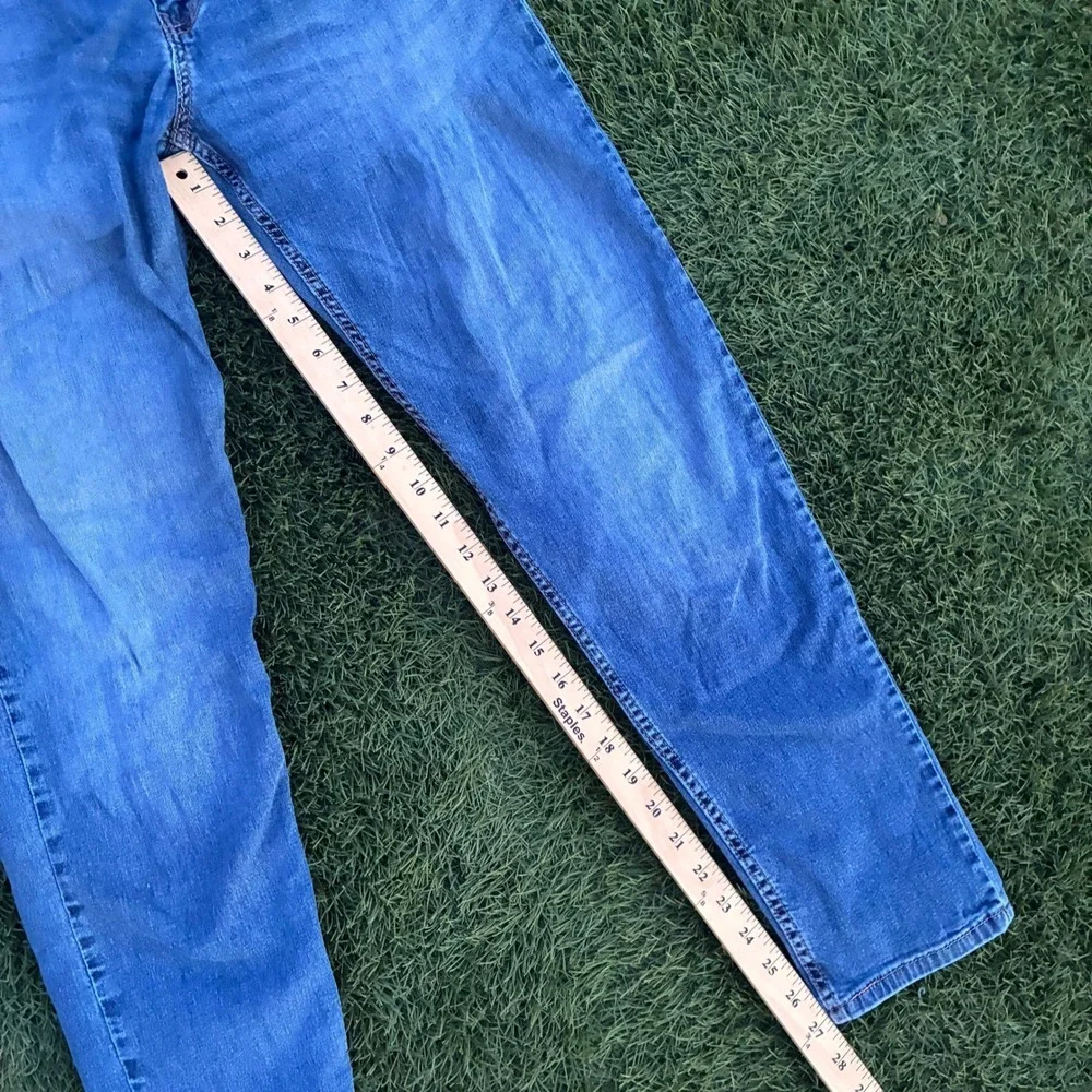 Levi's Men's 28x27 Jeans Medium Blue Straight Leg Denim Faded Y2K 90s Classic